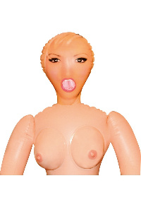 Jezebel sekspop met borsten